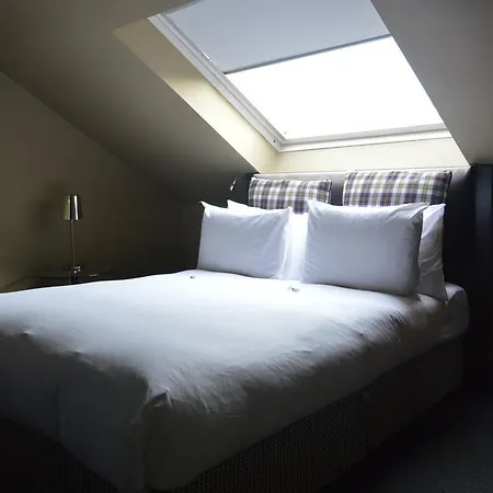 Отель B+B Edinburgh 4*