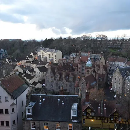 Hotel B+B Edinburgh 4*