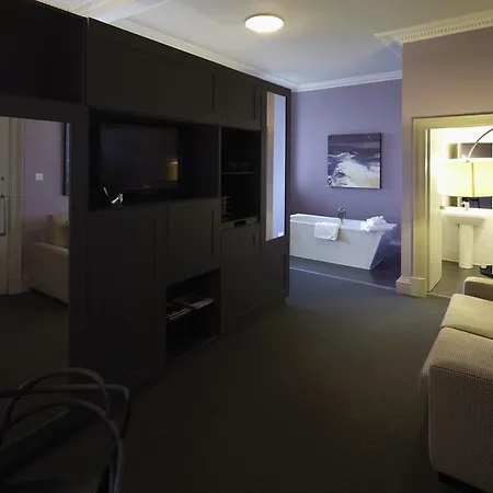 Hotel B+B Edinburgh 4*