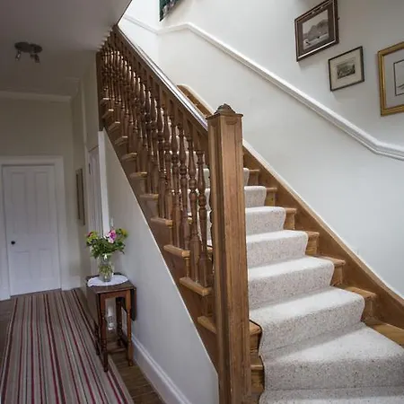 Bed & Breakfast Doris Crook Edinburgh