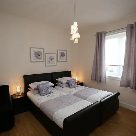 Pearl - Dalry House