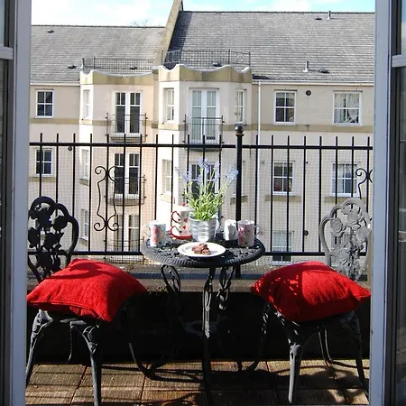 Huntingdon Place * Edinburgh