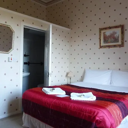 Alba Hills 3* Edinburgh