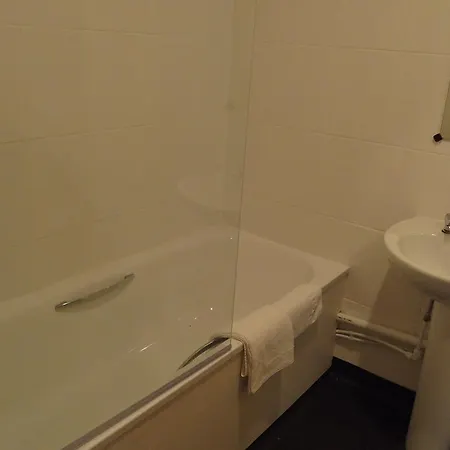 Гостевой дом Almond House 2*