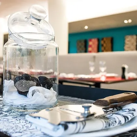 Hotel Radisson Collection Hotel, Royal Mile 5*