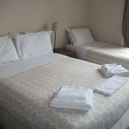 فندق مبيت وإفطار Bonnie's 4*