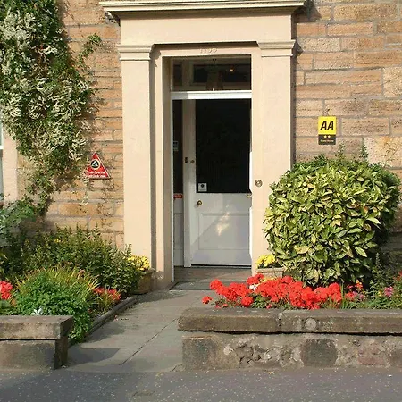 Casa de hóspedes Averon 3*