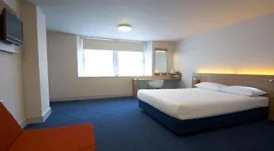 מלון Travelodge Haymarket אדינבורו