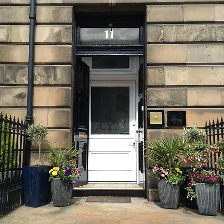 Ailsa Guest house 3*