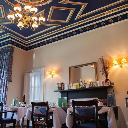 Alba Hills Gasthuis Edinburgh