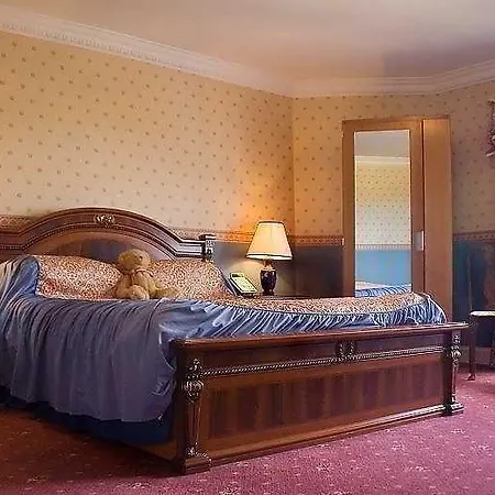 B+B Edinburgh 4*