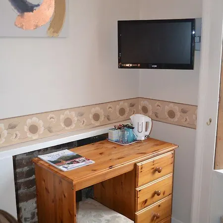 Dene Guest House, New Town 3*