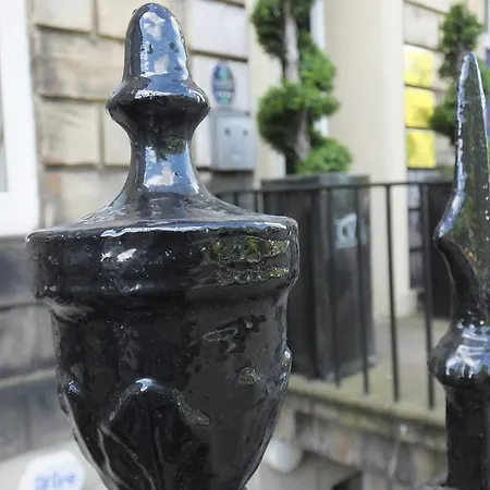 Queens ゲストハウス 4*