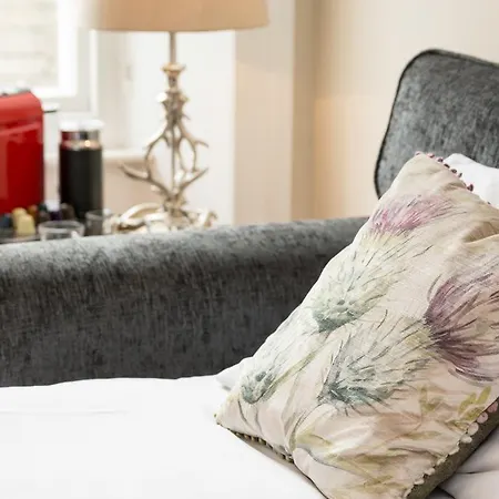 Luxury New Town 1 Bed شقة *