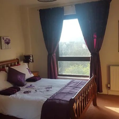 Penthouse Sleeps 11 Edinburgh