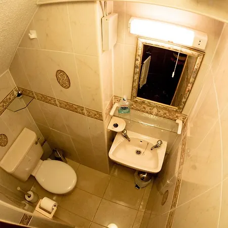 Corstorphine Hotel 3*