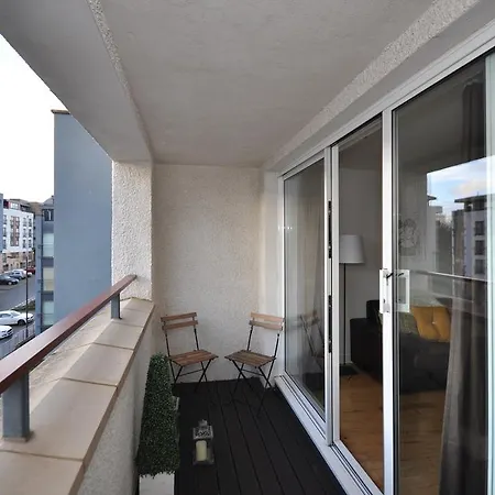 Quiet Spacious And Modern Sleeps 4
