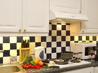 Fountain Court - Morrison Hotel apartamentowy 3*