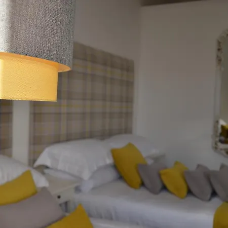Edinburgh37 Hotell 4*