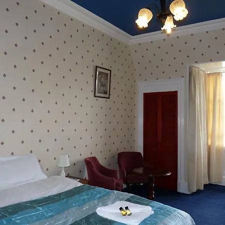 Alba Hills 3* Edinburgh