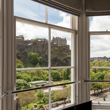 Destiny Scotland - Chisholm Hunter *