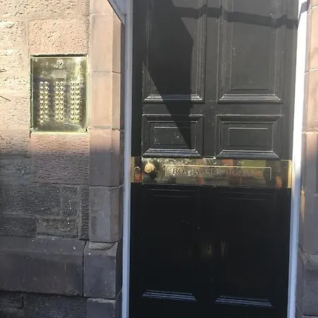 The Bothwell Bonnie Thistle Apartment *