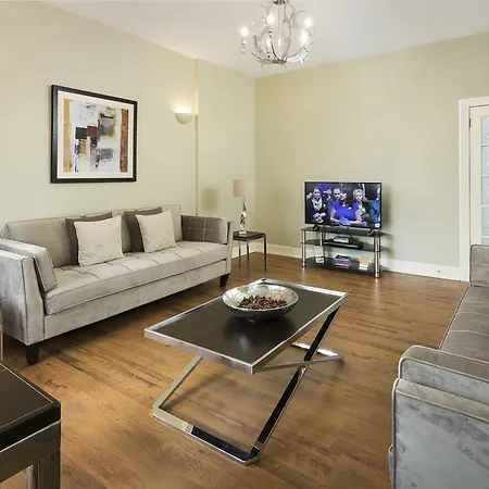 Apart Otel St Giles 4*