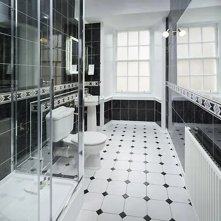 Apart Otel St Giles 4*
