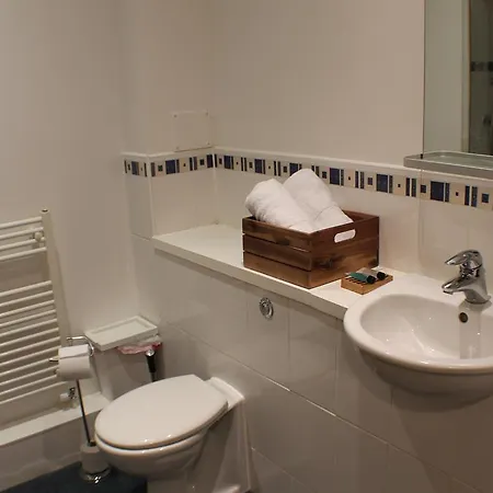 Apartamento On Drybrough Crescent 3/6 *