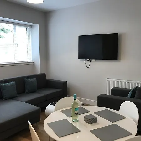 Capital Retreats - Dewar Place Lane Apartment *
