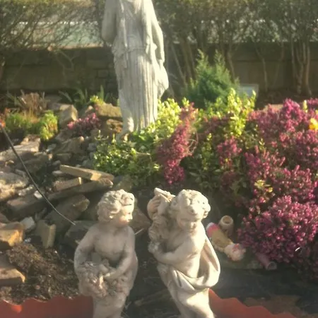 Almond House 에든버러