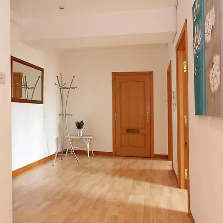 Leith - The Moorings Apartment