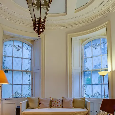 Merchants Retreat Apartment