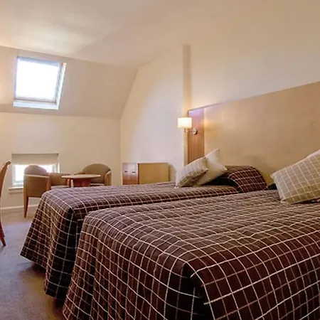 Holyrood Apartahotel 4*