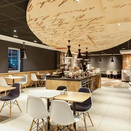 Ibis Centre Royal Mile 3*