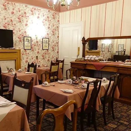 Ashgrove House 3* Edinburgh