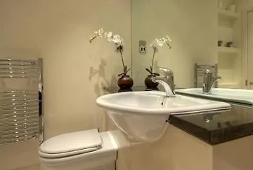 10 Claredon Crescent Ξενοδοχείο 4*