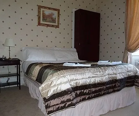 Alba Hills 3* Edinburgh