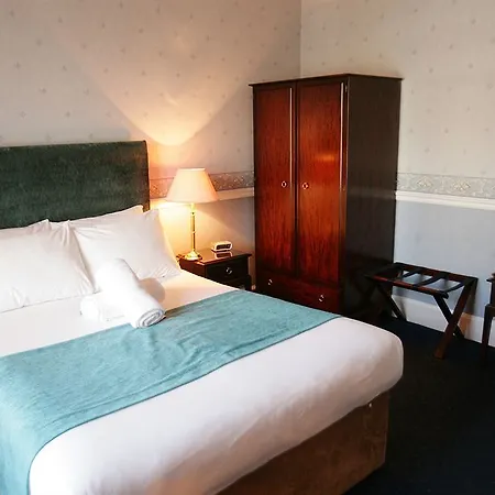 West End 4*