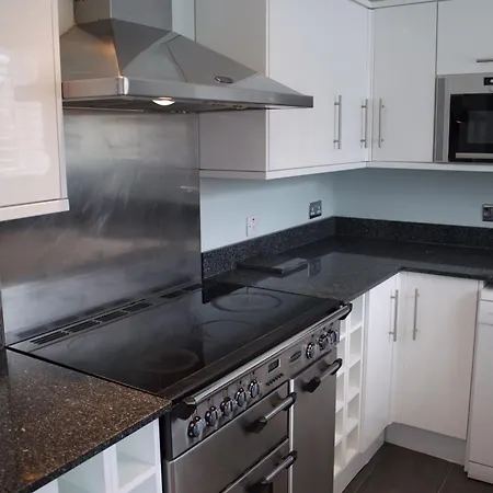 2 Bedroom House In Haymarket Accommodates 4