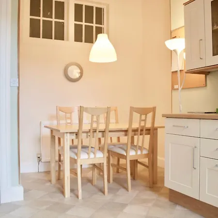 Διαμέρισμα 2 Bedroom Bruntsfield Sleeps 4