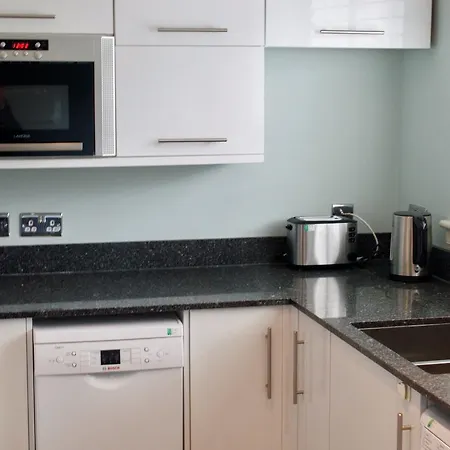 2 Bedroom House In Haymarket Accommodates 4 에든버러