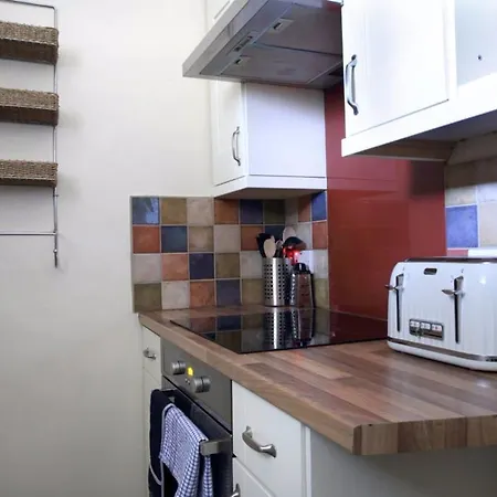 2 Bedroom With Free Parking