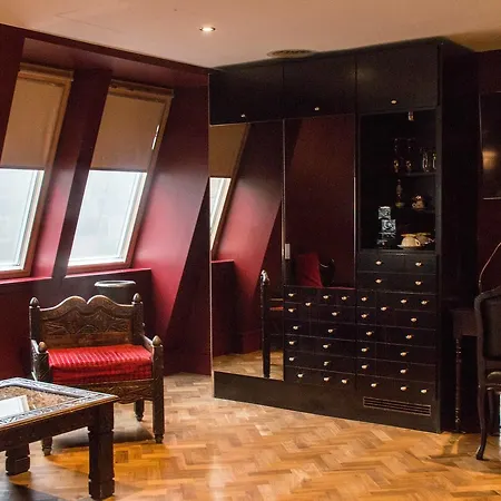 Le Monde Hotel