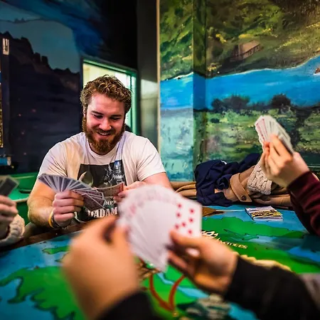 High Street Hostel - Over 18S Only, Backpackers Atmosphere (Adults Only) *