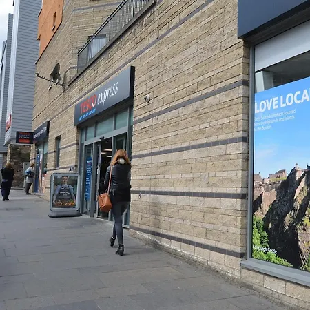 Apartment Holyrood Park - Carparking Included!