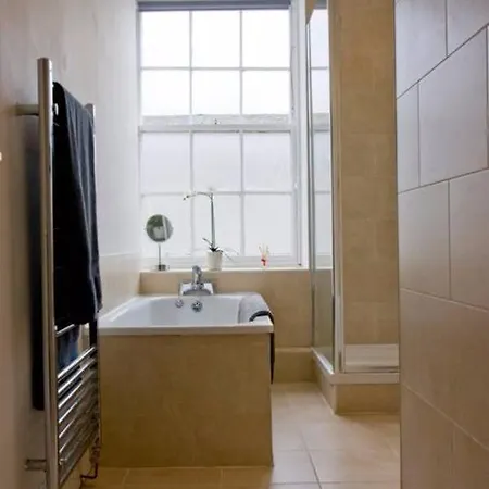 Apartment 2 Bedroom Flat In Stockbridge Sleeps 4 *
