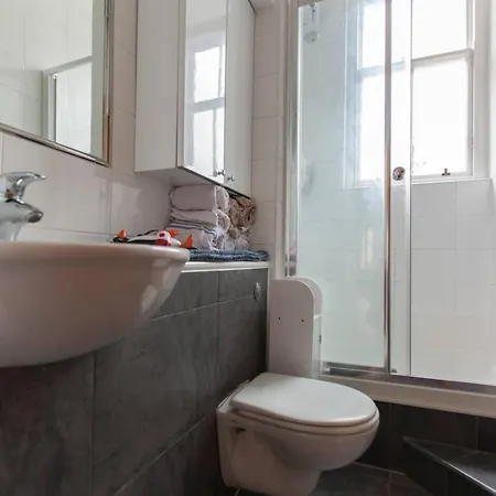 شقة 2 Bedroom Beside Castle Accommodates 6 إدنبرة