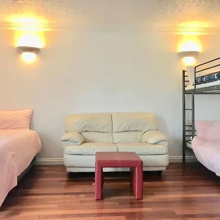 O Hostel