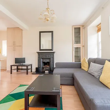 Near The Royal Mile Apartment